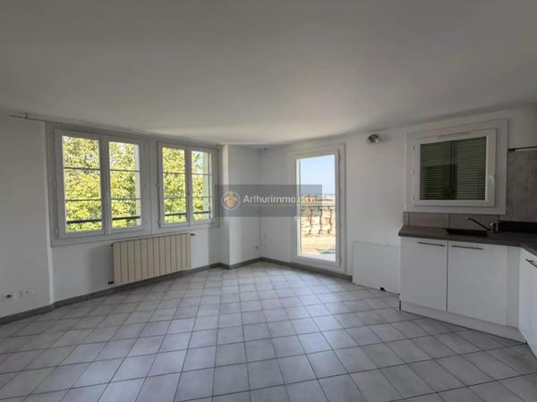 Location                                                      Appartement
                        
                     2 pièces                      35 m2                     à Fréjus