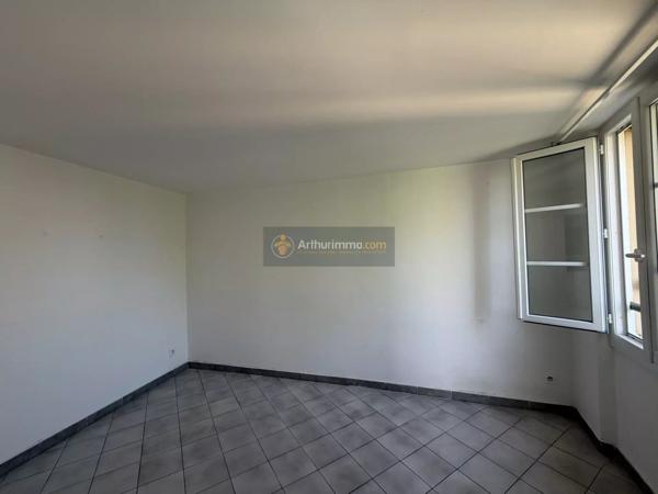 Location                                                      Appartement
                        
                     2 pièces                      35 m2                     à Fréjus
