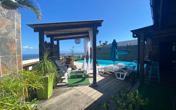 Maison à vendre    6 pièces •  Saint-Pierre