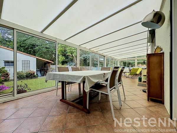 Maison familiale, 5 chambres, vie de plain-pied, jardin, sud-ouest, bus, C9, écoles, commerces, bords de Loire, jardin sans vis-à-vis, garage, carport, dépendance.