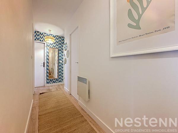 Maison familiale, 5 chambres, vie de plain-pied, jardin, sud-ouest, bus, C9, écoles, commerces, bords de Loire, jardin sans vis-à-vis, garage, carport, dépendance.