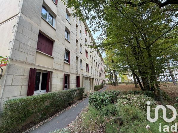Appartement à vendre 1 pièce 33 m² Sainte-Geneviève-des-Bois