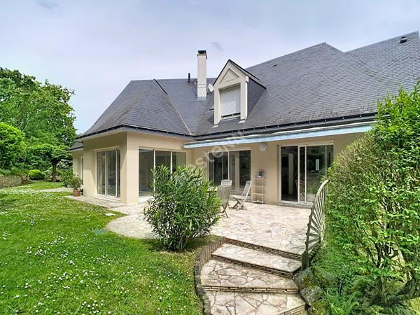 Maison Avrillé 8 pièces, 5 chambres - Bien exceptionnel, situé au Golf d'Avrillé