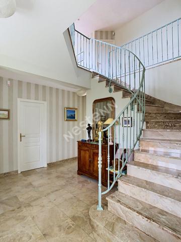 Maison Avrillé 8 pièces, 5 chambres - Bien exceptionnel, situé au Golf d'Avrillé