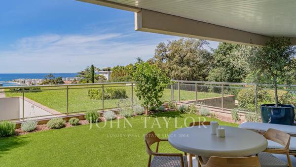CANNES CALIFORNIE - Vue mer panoramique pour ce magnifique appartement