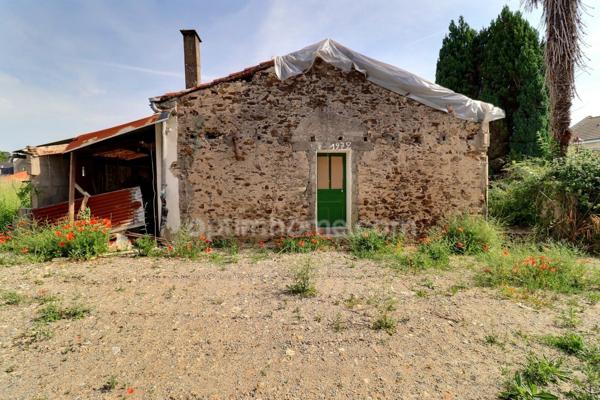 Opportunité Rénovation ! Maison en pierres de 85 m² avec terrain – Port-Saint-Père (Centre-Ville)
