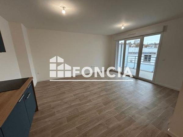 Location Appartement 3 pièces 57.4 m² - 19 QUAI CAMERE ET 38 AVENUE DE PARIS Vernon 27200