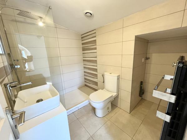 Marseille (13008) 8ème BORELY- Plages T2 rénové dans Bastide, plus 2 places de Parking !