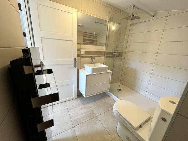 Marseille (13008) 8ème BORELY- Plages T2 rénové dans Bastide, plus 2 places de Parking !