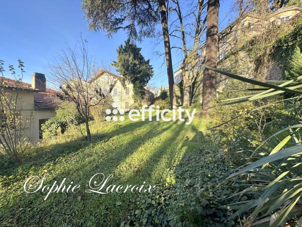 Appartement
         4 pièces
        - 125 m² 349 000 € *