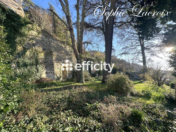 Appartement
         4 pièces
        - 125 m² 349 000 € *