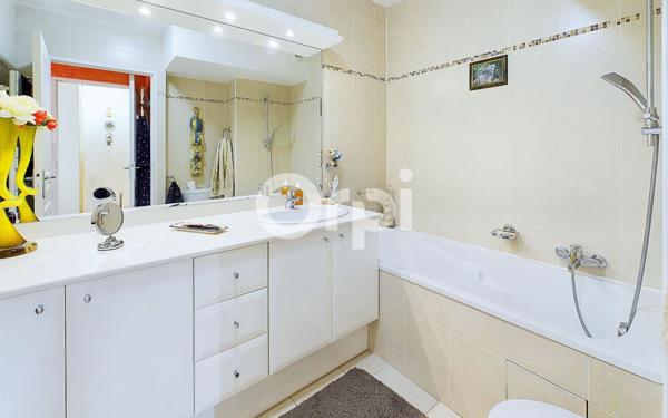 Appartement à vendre    3 pièces • 74,21 m2 Mandelieu-la-Napoule