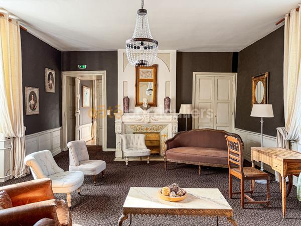 Vente
                Demeure de Prestige1800 m² - 30 Pièces -
                    SAINT-LO (50000)