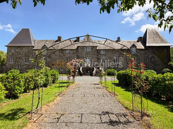 Vente
                Demeure de Prestige1800 m² - 30 Pièces -
                    SAINT-LO (50000)