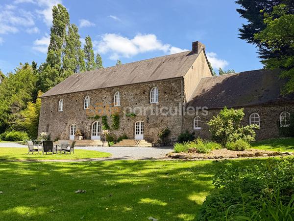 Vente
                Demeure de Prestige1800 m² - 30 Pièces -
                    SAINT-LO (50000)