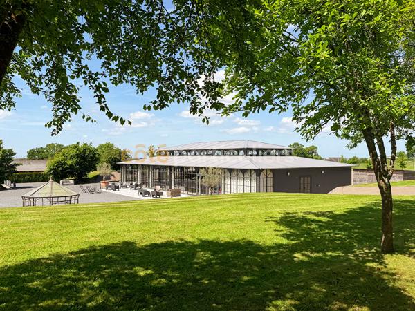 Vente
                Demeure de Prestige1800 m² - 30 Pièces -
                    SAINT-LO (50000)