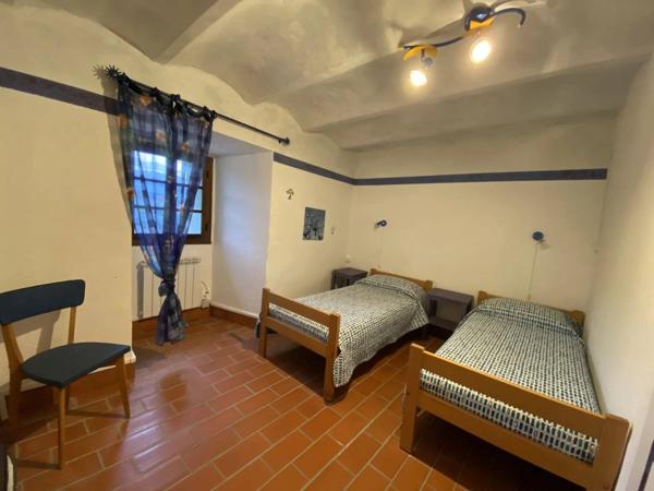 CHAMBRES D'HOTTES / COMMERCE ET TERRAIN