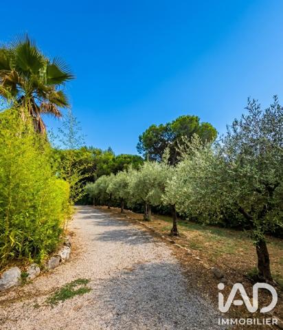 Maison à vendre 6 pièces 178 m² Roquebrune-sur-Argens