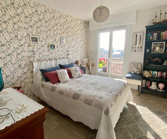 SAINT-SERVAN Centre - Appartement T3 (65 m2) avec Ascenseur et Balcons