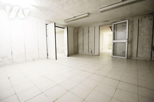 Locaux commerciaux (250m2) en RDC + terrasse de 68m2 dans le quartier Sainte Marguerite Rouet