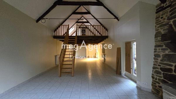 Maison à PLUMELIAU, 56930 - 8 pièces 250m²