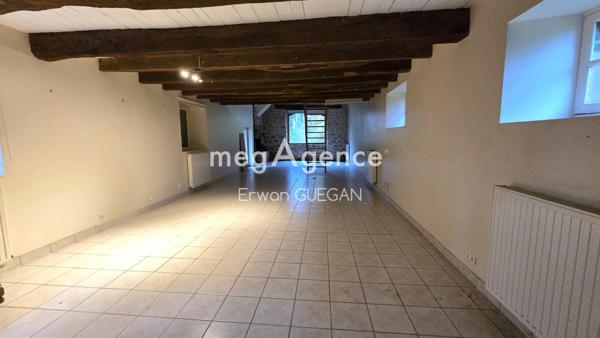 Maison à PLUMELIAU, 56930 - 8 pièces 250m²