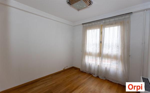 Appartement à vendre    3 pièces • 68,42 m2 Bagnolet