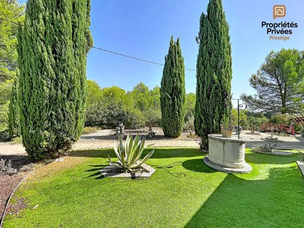 POURRIÈRES - 2 HABITATIONS, 207 M², PISCINE, GARAGE, TERRAIN 4 000 M²