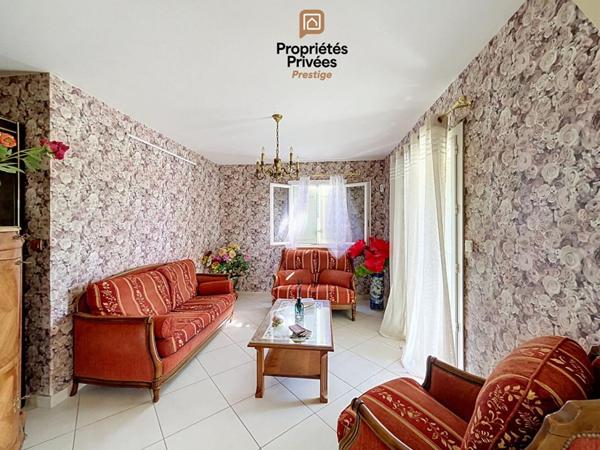POURRIÈRES - 2 HABITATIONS, 207 M², PISCINE, GARAGE, TERRAIN 4 000 M²