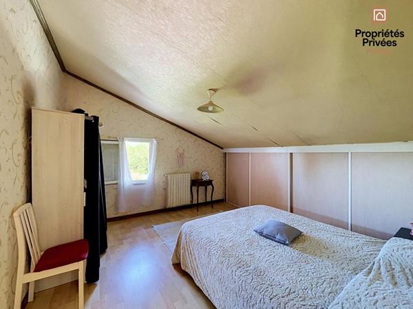 POURRIÈRES - 2 HABITATIONS, 207 M², PISCINE, GARAGE, TERRAIN 4 000 M²