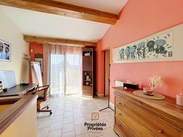 POURRIÈRES - 2 HABITATIONS, 207 M², PISCINE, GARAGE, TERRAIN 4 000 M²