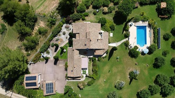 POURRIÈRES - 2 HABITATIONS, 207 M², PISCINE, GARAGE, TERRAIN 4 000 M²
