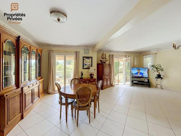POURRIÈRES - 2 HABITATIONS, 207 M², PISCINE, GARAGE, TERRAIN 4 000 M²