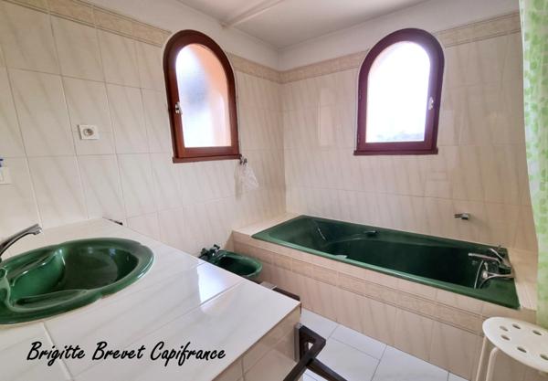 Maison traditionnelle à vendre 7 pièces - 176 m2 FUVEAU (13)