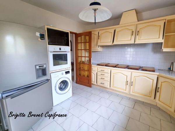 Maison traditionnelle à vendre 7 pièces - 176 m2 FUVEAU (13)