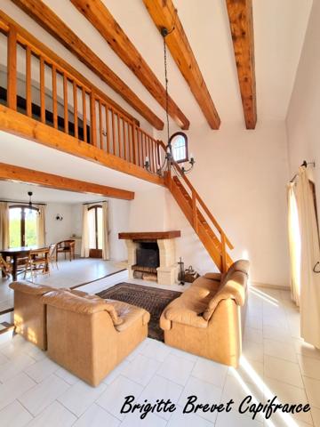 Maison traditionnelle à vendre 7 pièces - 176 m2 FUVEAU (13)