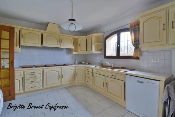 Maison traditionnelle à vendre 7 pièces - 176 m2 FUVEAU (13)