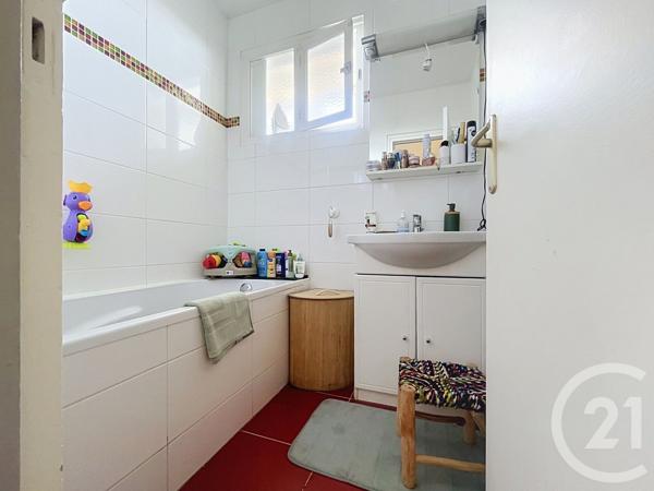 Appartement F4 à vendre  4 pièces - 67,91 m 2   ROCHEFORT  - 17