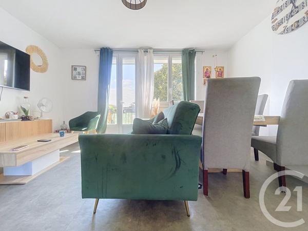 Appartement F4 à vendre  4 pièces - 67,91 m 2   ROCHEFORT  - 17