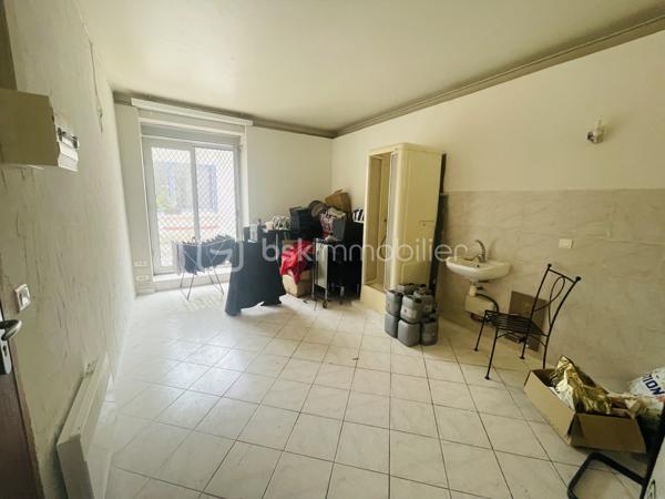 Local d activites de 50 m²