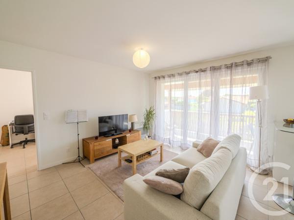 Appartement F2 à vendre  2 pièces - 52,04 m 2   DAX  - 40
