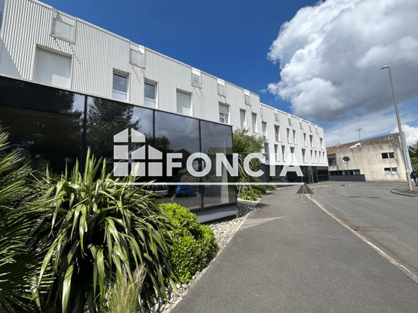 Location Studio meublé 19.46 m² - 20 RUE ALFRED KASTLER La Rochelle 17000
