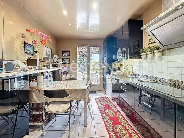 Maison familiale à Morangis proche des écoles et des transports 4 chambres sous-sol total