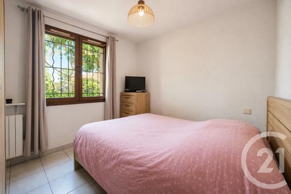 Appartement F3 à vendre  3 pièces - 52,90 m 2   SIX FOURS LES PLAGES  - 83