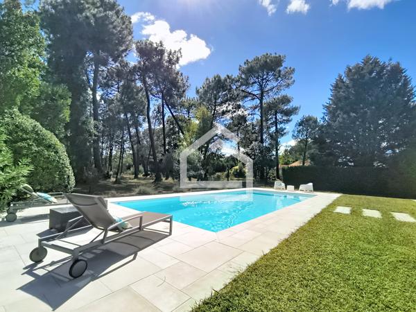 Maison 5 pièce(s) 4 chambre(s) 210 m²