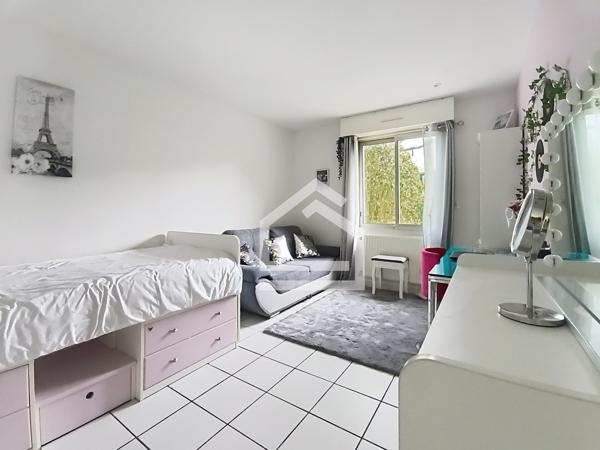 Maison 5 pièce(s) 4 chambre(s) 210 m²