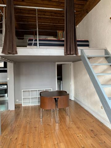 LYON 4 - BD CROIX-ROUSSE - T1 BIS MEUBLE