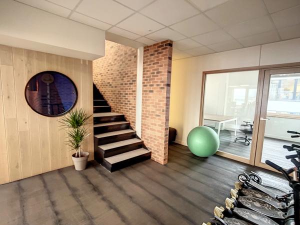 Local/bureau à vendre CHAMBERY (73) - 483 m² - 12 parking privés - 2 grandes terrasses Sud