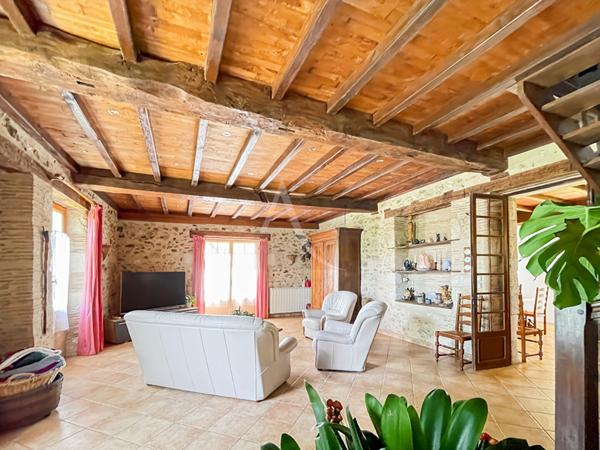 Charmante maison périgourdine avec dépendance, proche de Villeréal