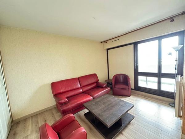 🌇 RARE À ANGOULÊME – Appartement 3 chambres au dernier étage ! ✨